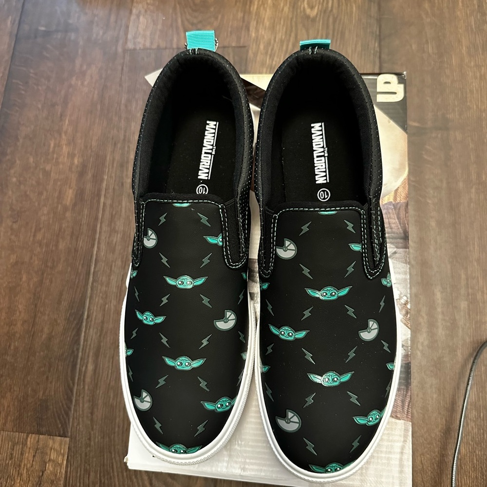 Men’s Grogu Slip-On Shoes Size:10 - Picture 12 of 14